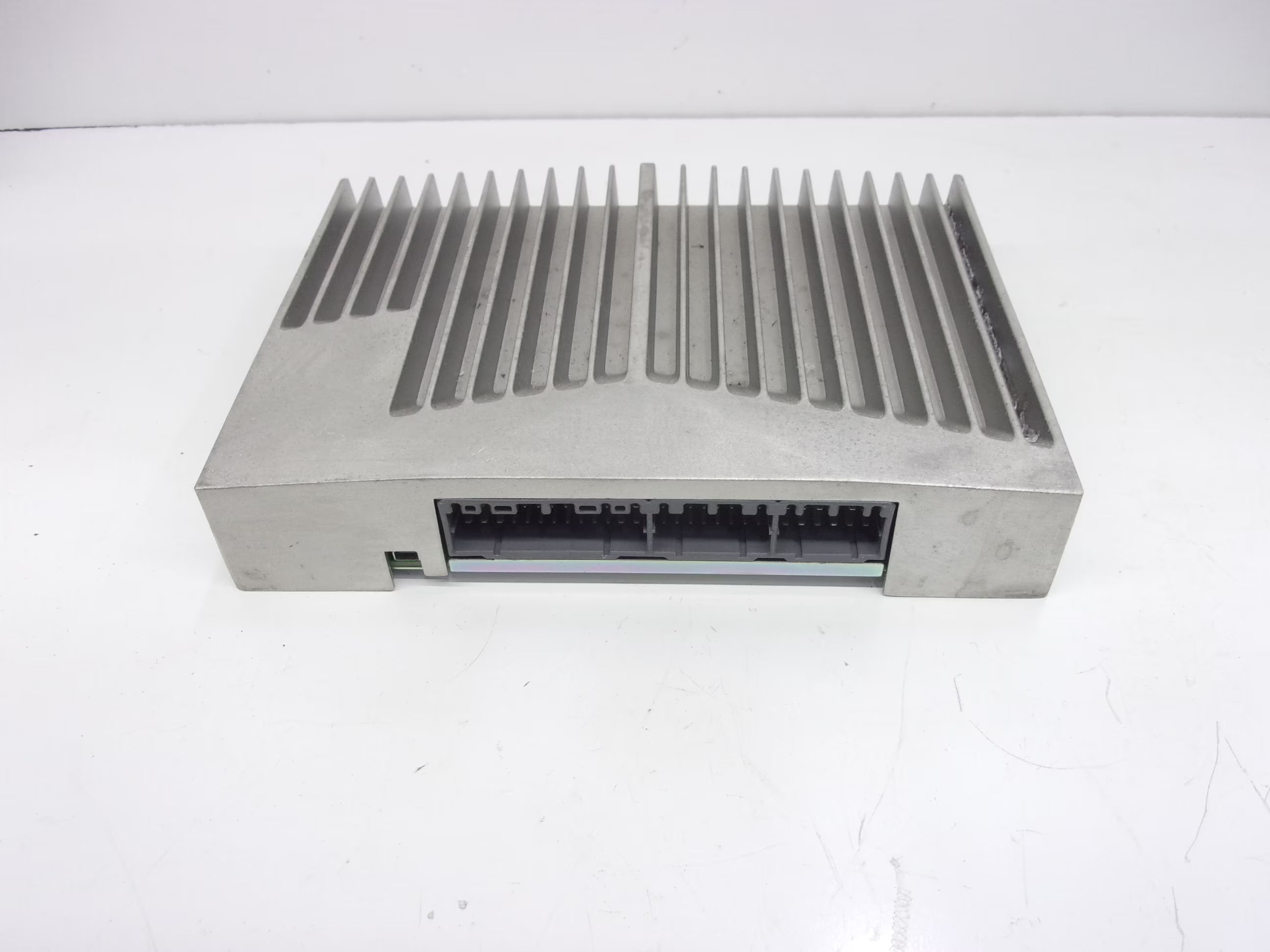Pre-Owned 2017-2018 Jaguar XE Radio Amplifier Amp ID GX7319C164RE OEM - Verify Specific Vehicle Fitment In Description - (Good)
