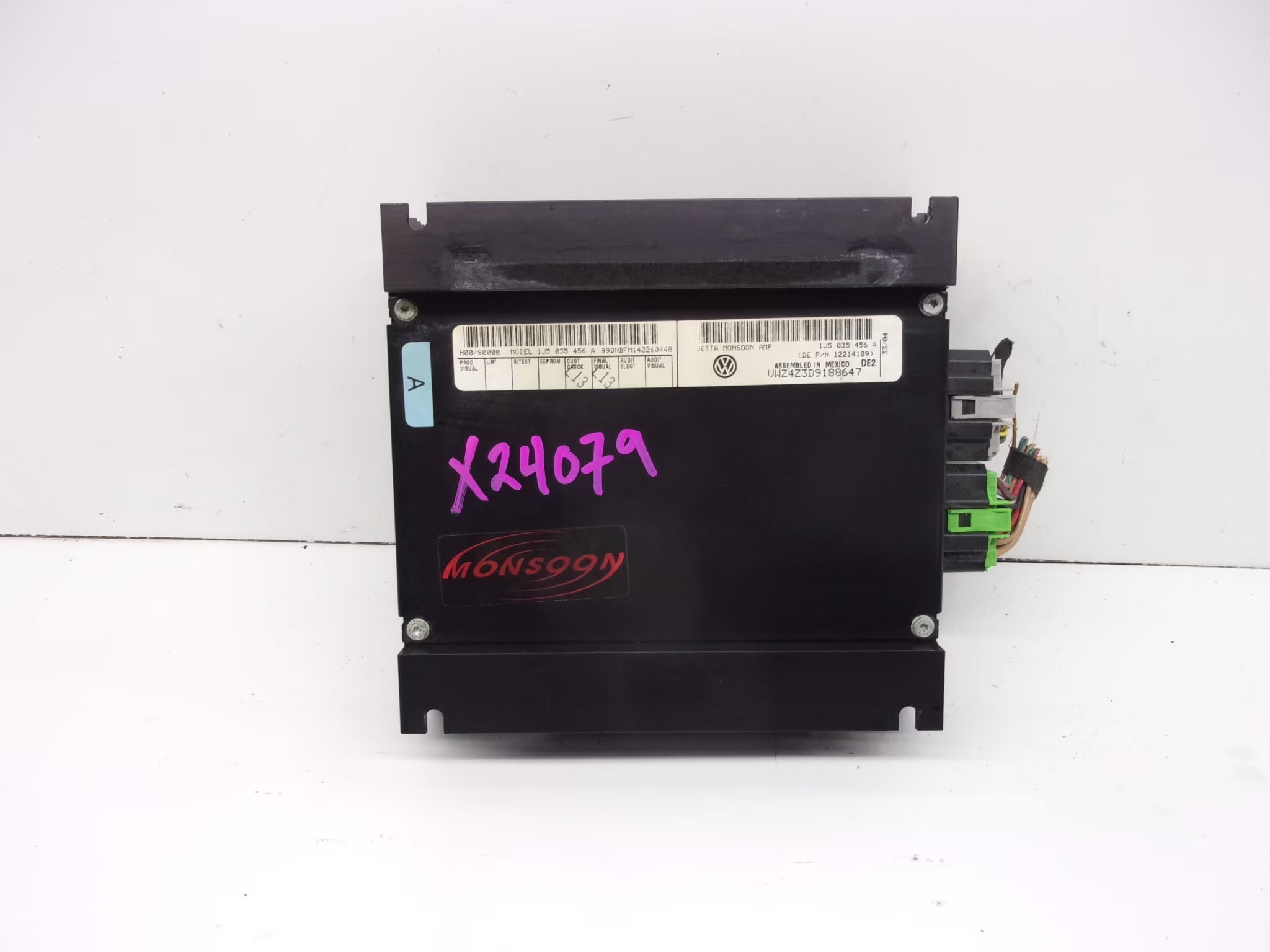 Pre-Owned 2005 Volkswagen Jetta Monsoon Amplifier Amp ID 1J5035456A OEM - Verify Specific Vehicle Fitment In Description - (Good)