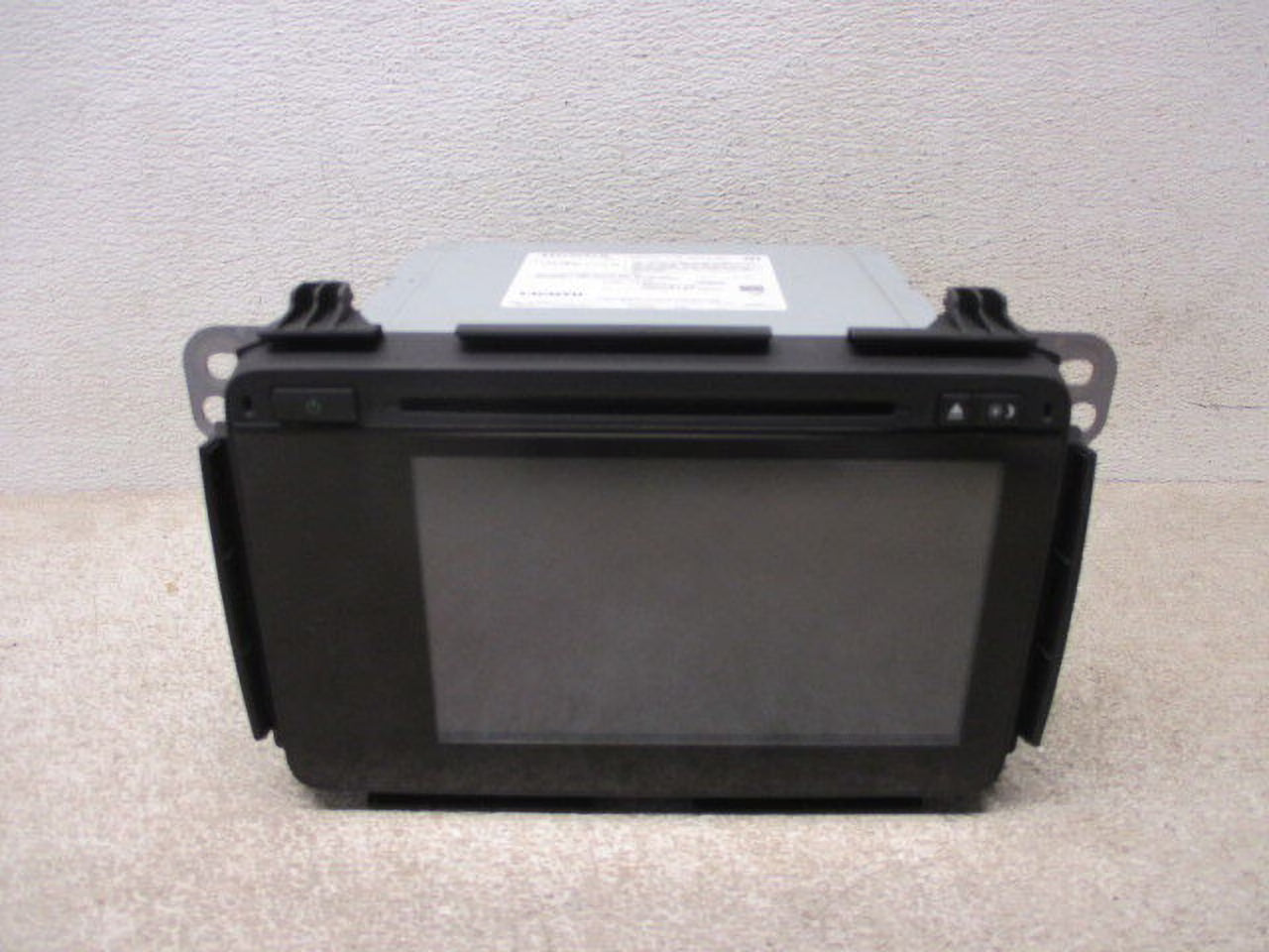 Pre-Owned 16 2016 Honda HR-V Radio Receiver w/Display OEM LKQ - Verify Specific Vehicle Fitment In Description - (Good)