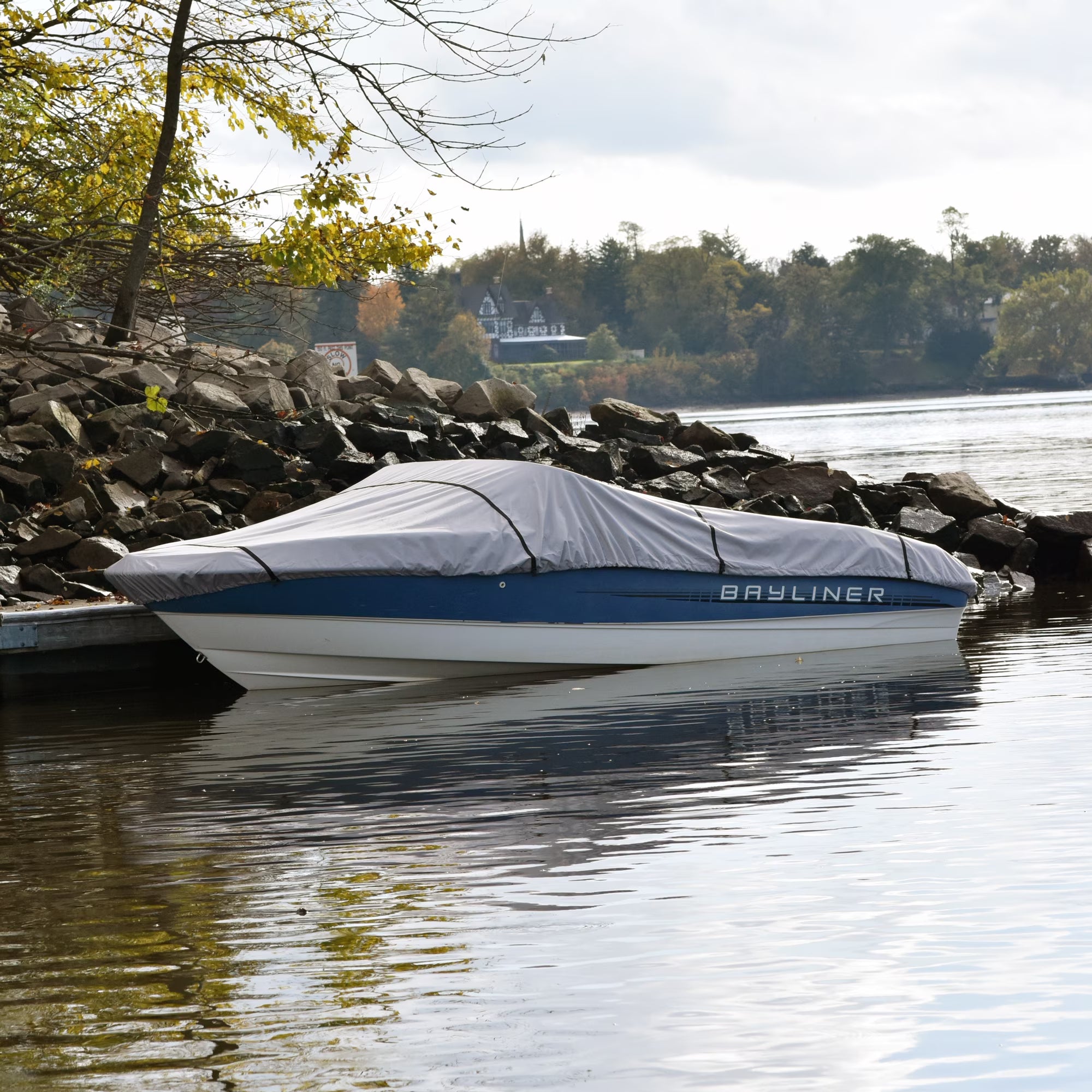 Budge 600 Denier V-Hull Runabout Mooring Boat Cover, Waterproof and UV Resistant, Size BT-3: 16'-18' Long, 90  Beam