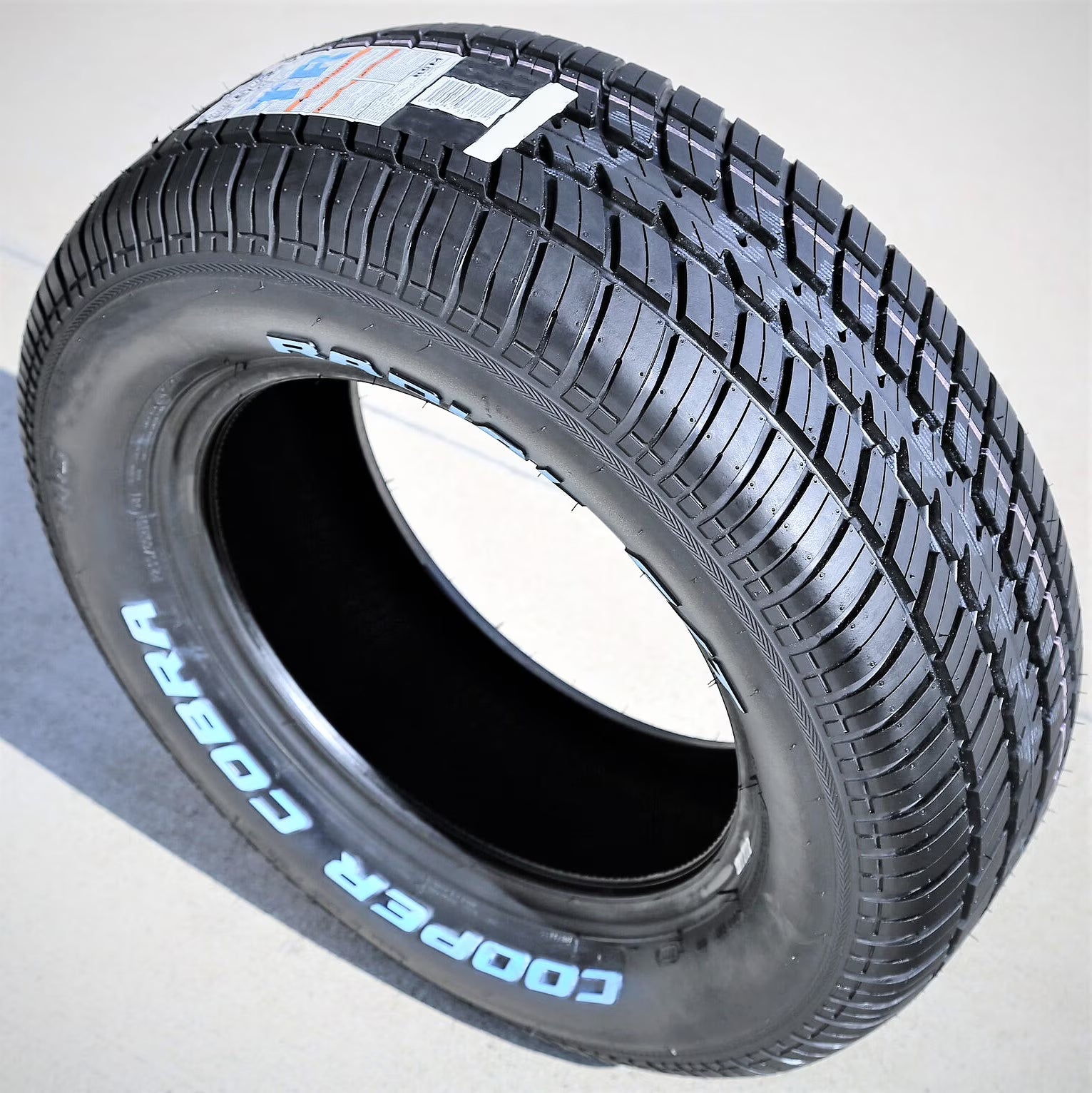 Cooper Cobra Radial G/T All Season P275/60R15 107T Passenger Tire