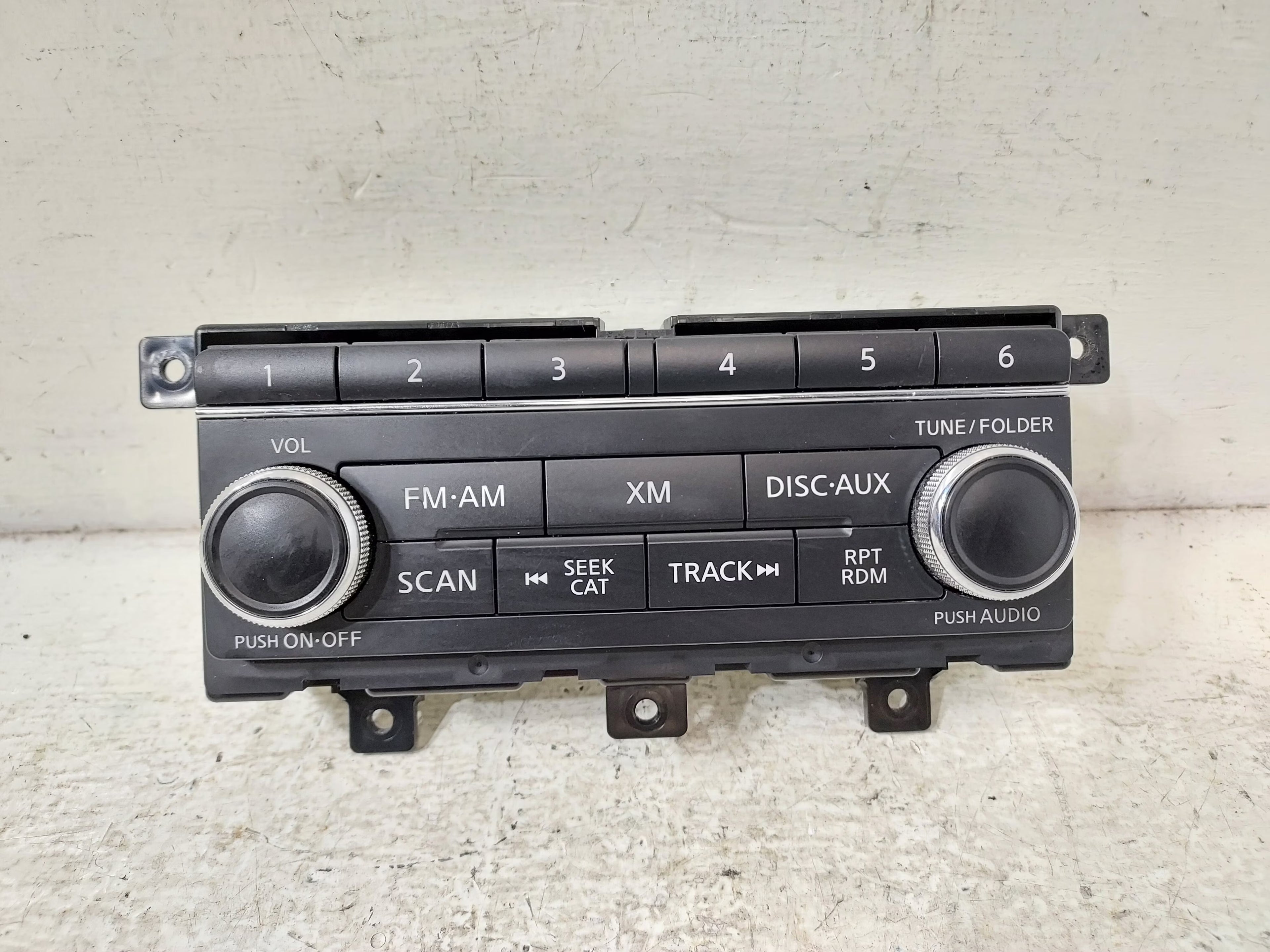Pre-Owned 2013-2017 Nissan Quest Dash Mount Radio Control Panel OEM LKQ (Good)