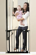 Dreambaby? Chelsea Swing Closed Security Gate 28¡å-32¡å - Black