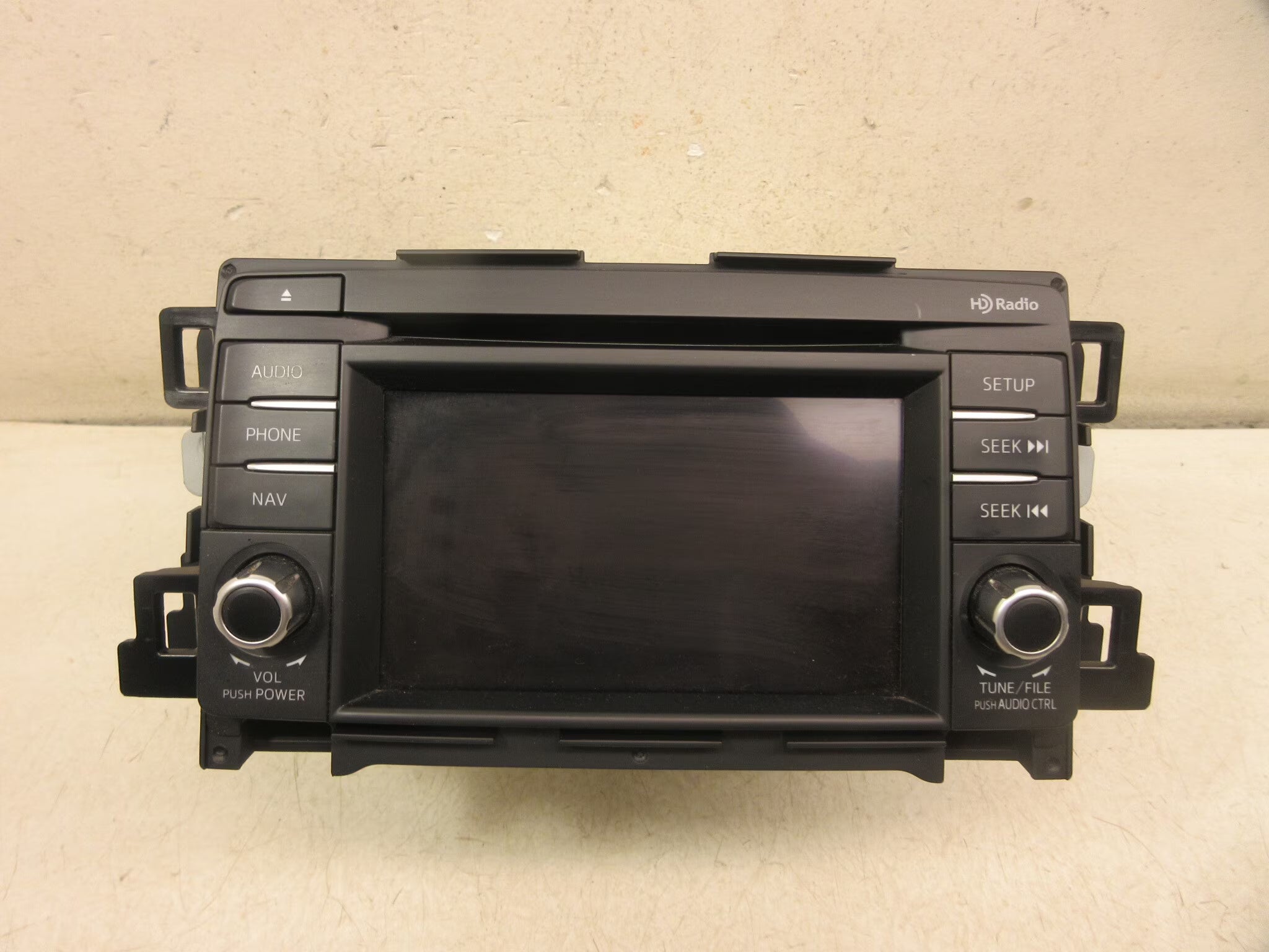 Pre-Owned 14 15 Mazda 6 AM FM CD Navigation Radio Player Display Screen OEM LKQ (Good)