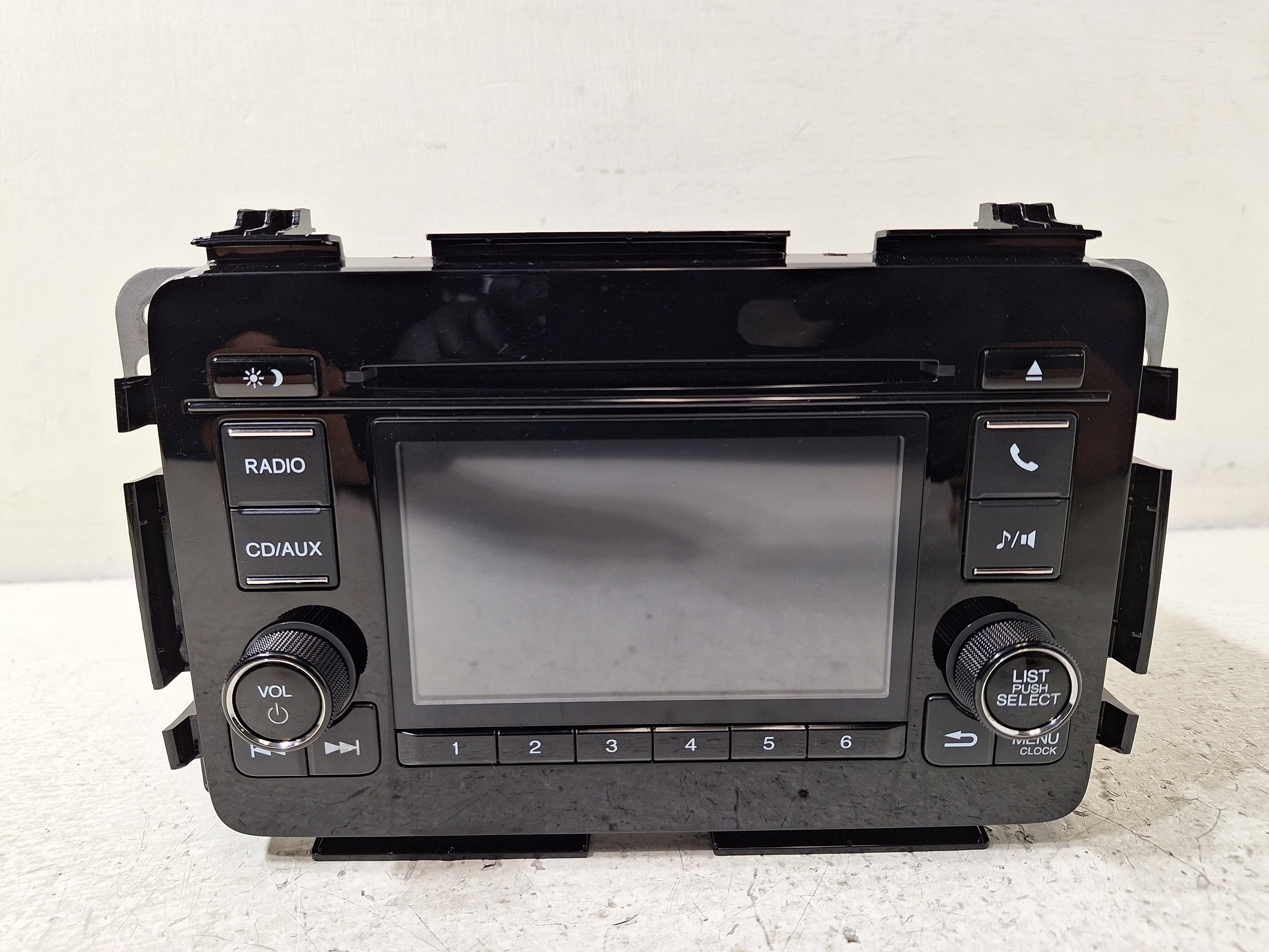 Pre-Owned 2016 Honda HR-V AM FM CD Player Radio Receiver OEM LKQ - Verify Specific Vehicle Fitment In Description - (Good)